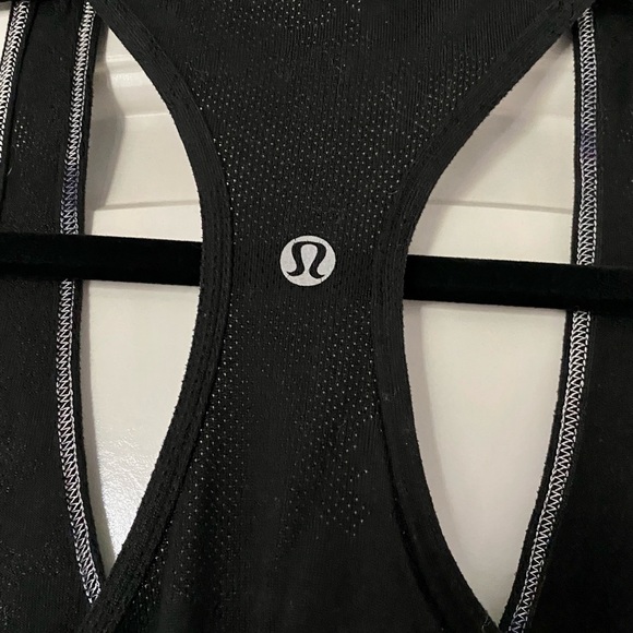 Lululemon tank racer back pattern flowers black - Picture 3 of 4
